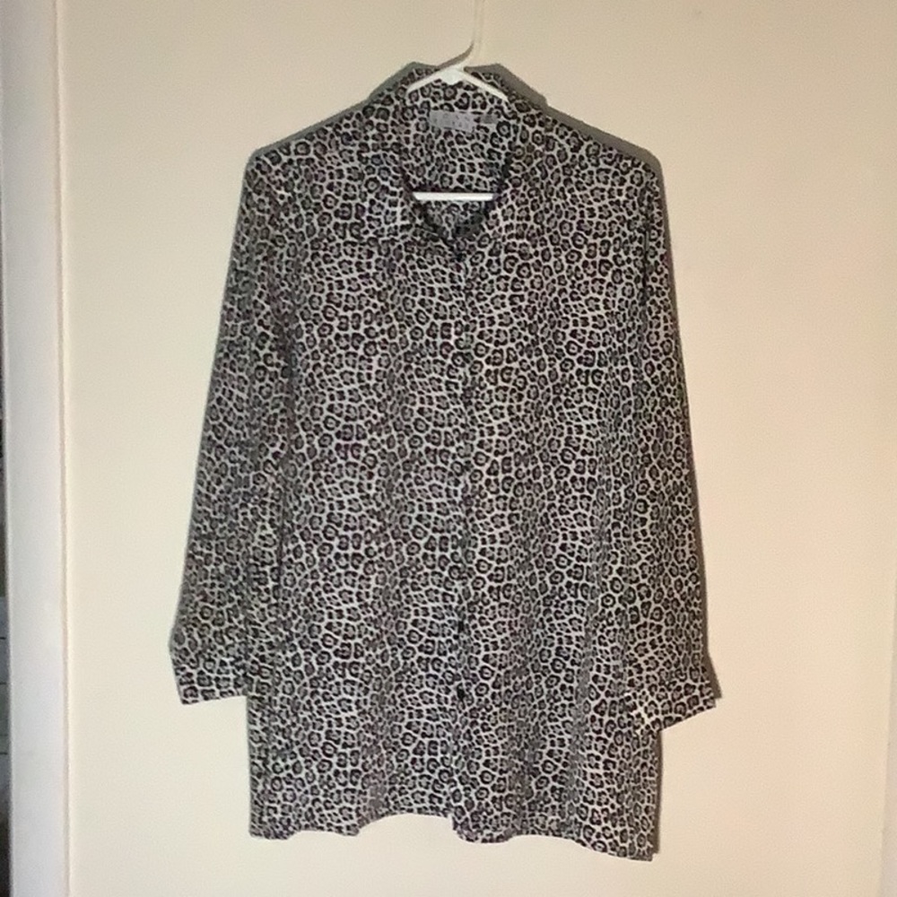 Joan Rivers Silky Black & Gray Animal Print Button Front Blouse 18W